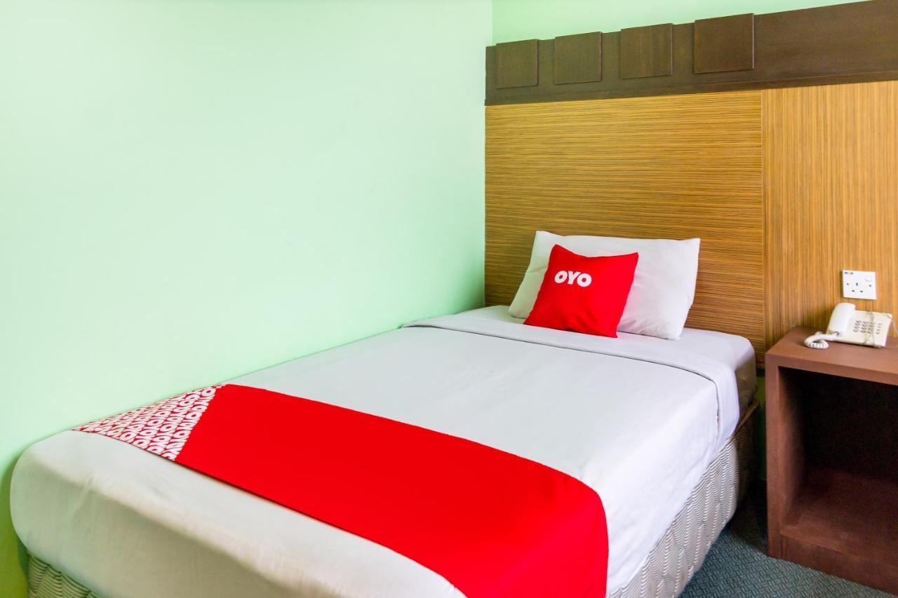 Oyo 89408 Royal Hotel Keningau Exterior photo