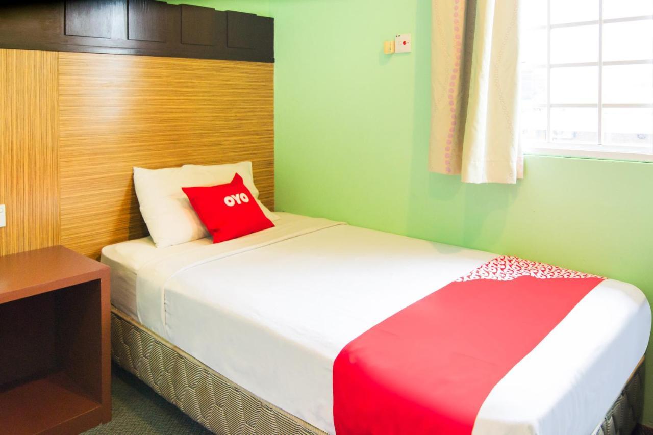 Oyo 89408 Royal Hotel Keningau Exterior photo