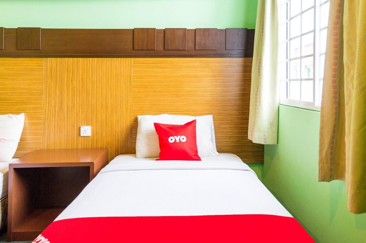 Oyo 89408 Royal Hotel Keningau Exterior photo